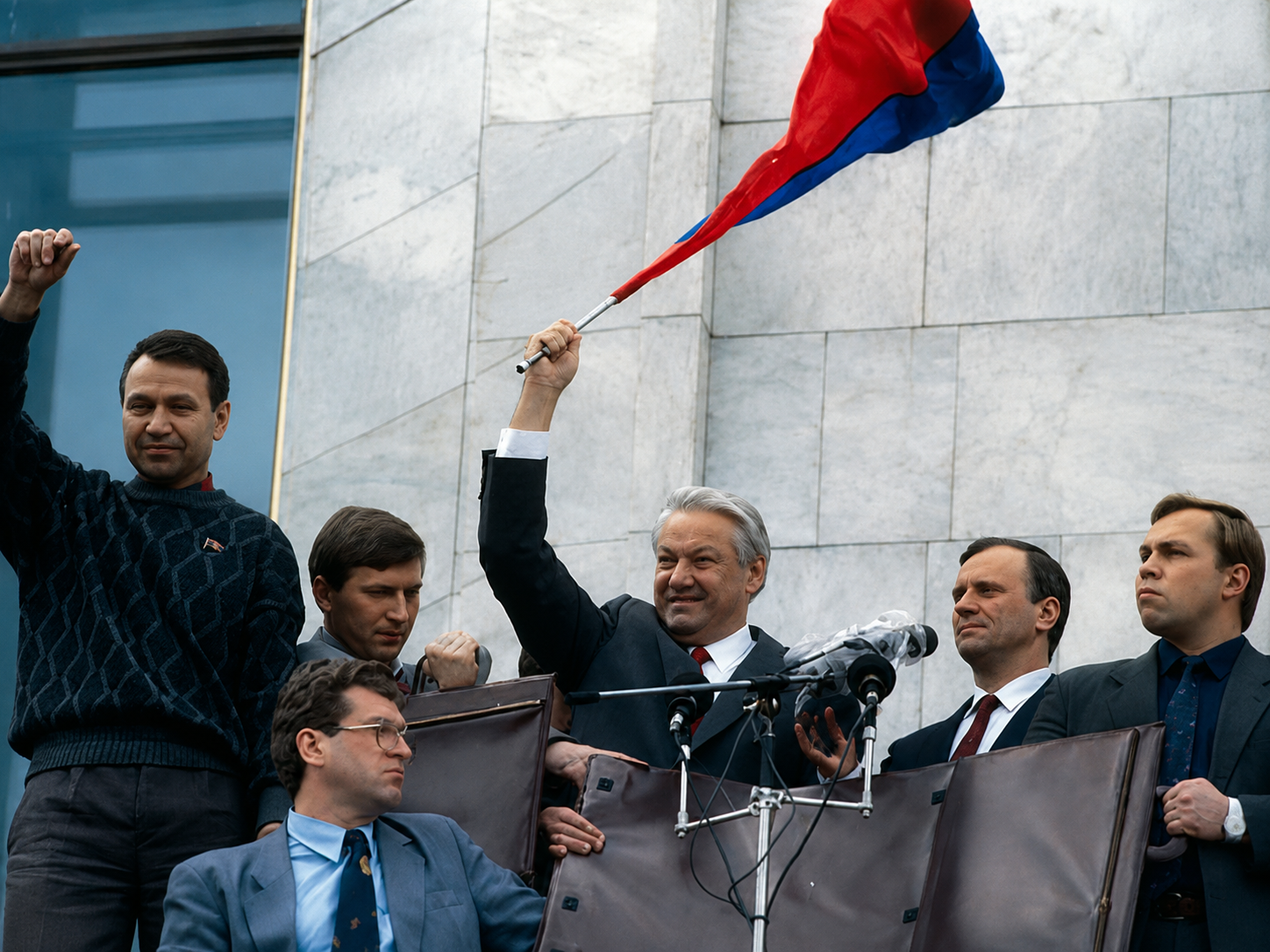 Поднятие флага, Б. Ельцин