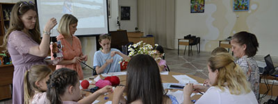 Family Art program at the Art Library