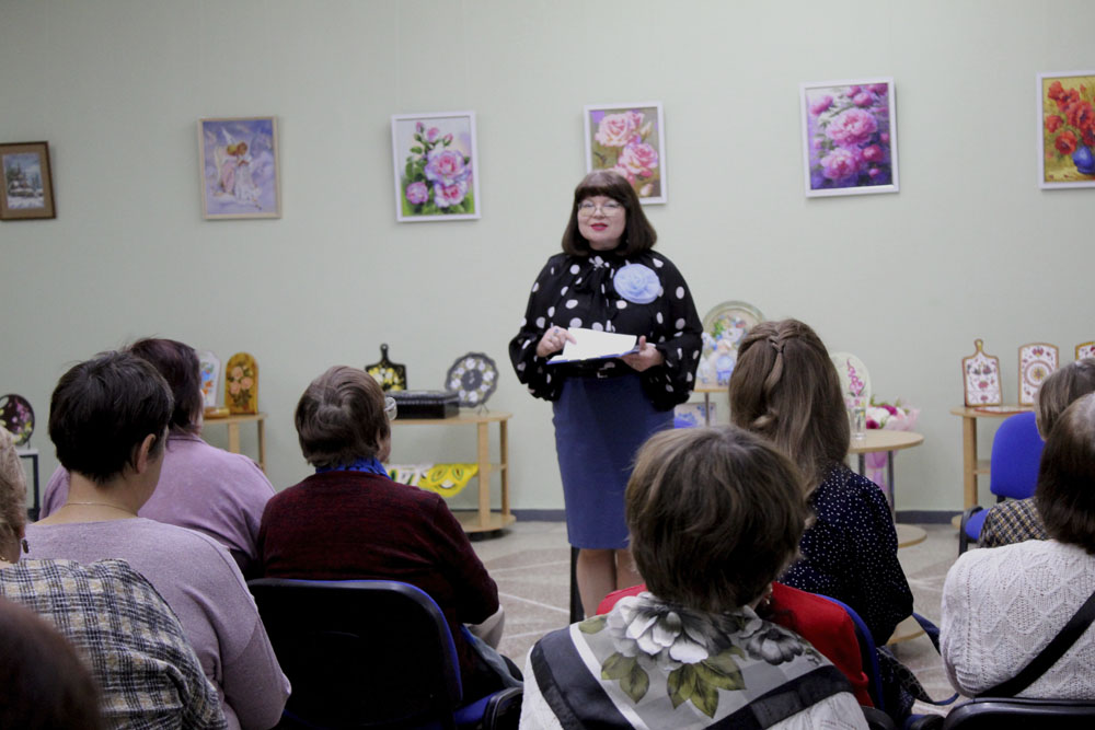 Presentation of the exhibition Beauty Around Us at the Arts Library Works by Elena Diner 2025 1