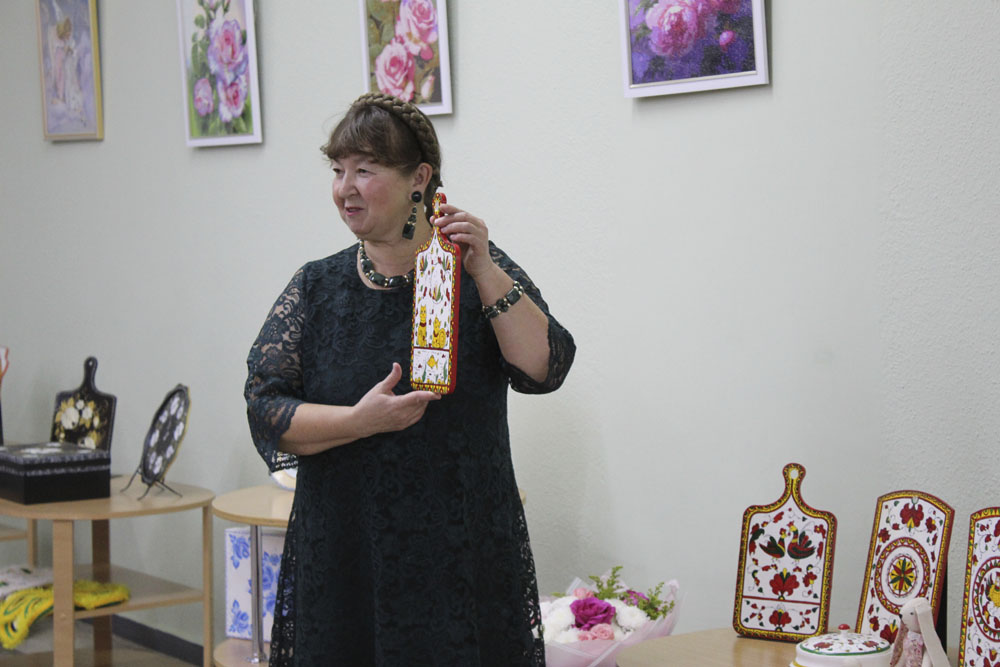 Presentation of the exhibition Beauty Around Us at the Arts Library Works by Elena Diner 2025 4