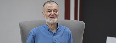 According to S N Klestov Angarsky an online meeting with poet Mikhail Ryabikov took place in the library 2026