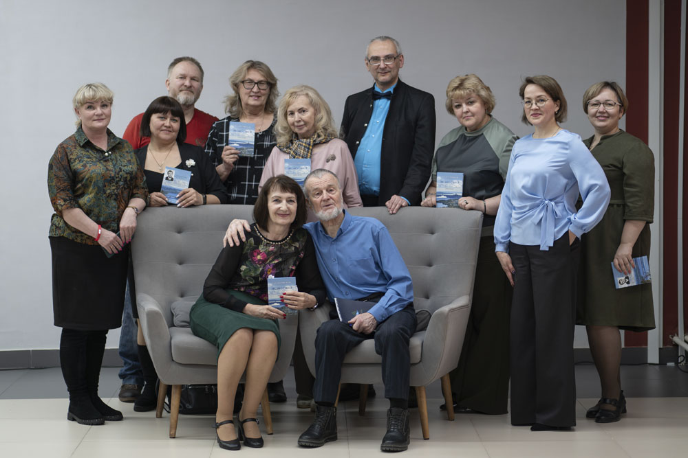 According to S N Klestov Angarsky an online meeting with poet Mikhail Ryabikov took place in the library 2026 1