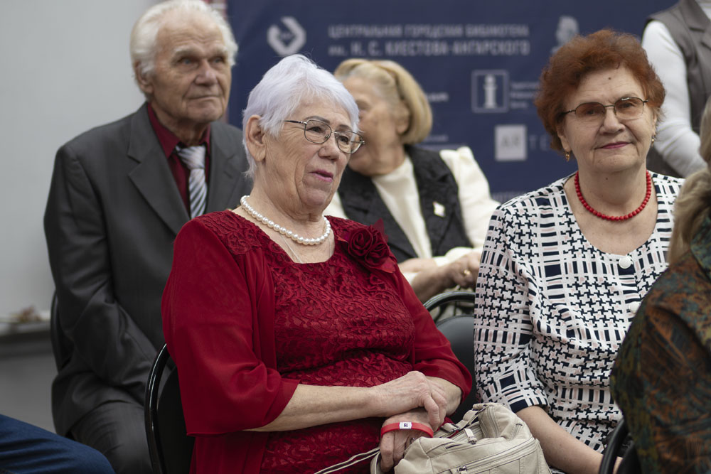 According to S N Klestov Angarsky an online meeting with poet Mikhail Ryabikov took place in the library 2026 4